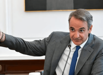 Μητσοτάκης σε αγώνα δρόμου για διαρροές στα δεξιά, ενδεχόμενο κόμμα Σαμαρά και απώλειες στο Κέντρο