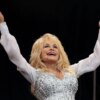 Ντόλι Πάρτον: 12 ατάκες ενός κοφτερού μυαλού που έμειναν στην ιστορία