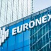 Σε ιστορικό υψηλό η μετοχή της Euronext Athens παρά το μειωμένο μέρισμα