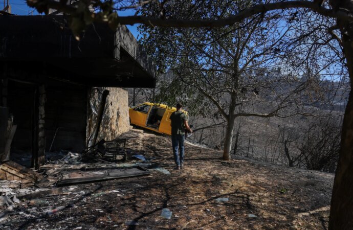 Πυρκαγιές: Ποιοι δικαιούνται αποζημιώσεις, ποιες οι διαδικασίες και όλα τα μέτρα στήριξης για τους πληγέντες