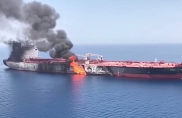 Ιράν απειλεί με κατάσχεση 46 πλοίων στα Στενά του Ορμούζ
