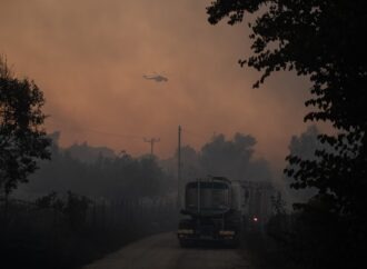 Προκλητικός ο Οικονόμου: Ταυτίζει την Πολιτική Προστασία με τη ΝΔ, σφοδρές αντιδράσεις από την αντιπολίτευση