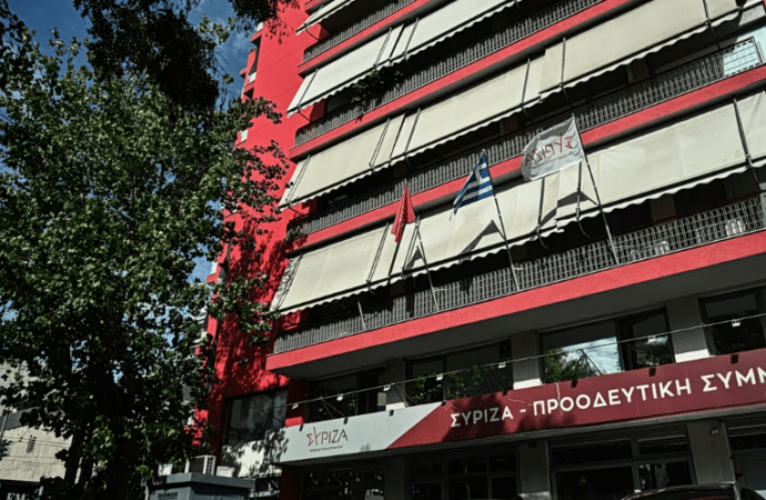 ΣΥΡΙΖΑ: Ο Μητσοτάκης αυτοθαυμάζεται για την ετοιμότητα του κράτους ενώ η χώρα θρηνεί νεκρούς πυροσβέστες