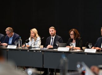 Ανδρουλάκης: Όραμα και μακροπρόθεσμο σχέδιο για τη χώρα, όχι σχεδιασμός με το βλέμμα στην κάλπη