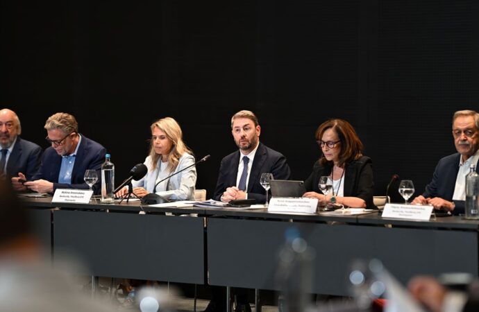 Ανδρουλάκης: Όραμα και μακροπρόθεσμο σχέδιο για τη χώρα, όχι σχεδιασμός με το βλέμμα στην κάλπη