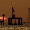 Πετρέλαιο: Έντονες διακυμάνσεις πάνω από τα 95 δολάρια