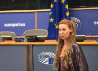 Το Δεκαοχτώ Ενάτου στο Ευρωπαϊκό Κοινοβούλιο με τη Δώρα Χρυσικού