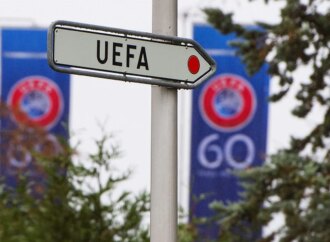 UEFA κατά FIFA: Το ποδόσφαιρο δεν χρειάζεται αυτοκράτορες