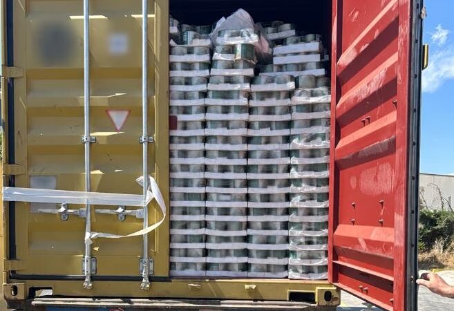 Η Περιφέρεια Αττικής μπλόκαρε μεγάλο φορτίο ακατάλληλου κονσερβοποιημένου τόνου από την Τουρκία