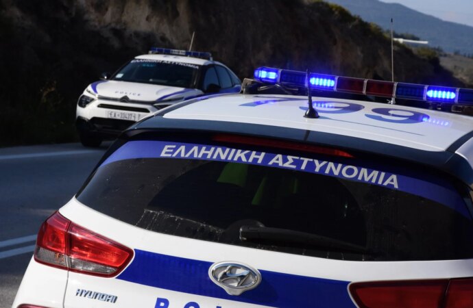 Σέρρες: Κινηματογραφική απόδραση με καλάσνικοφ – Ίχνη αίματος σε ένα από τα δύο οχήματα των δραστών που εντοπίστηκε
