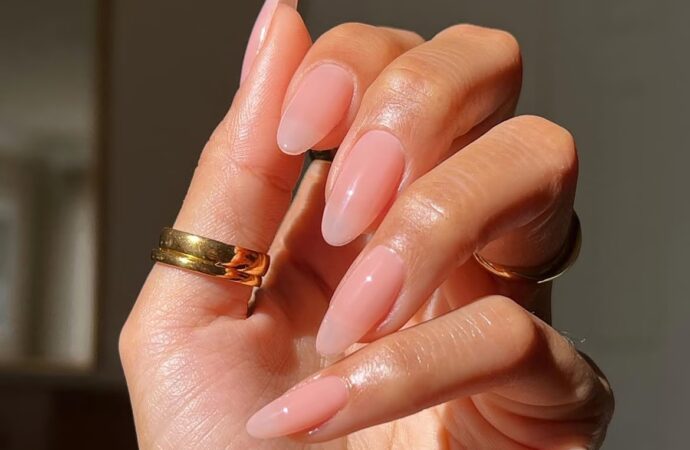 Bare nails στο στόχαστρο: ταξικό νύχι, κατηγορίες για «λευκή υπεροχή» και αντιδράσεις για το θέμα στο BBC