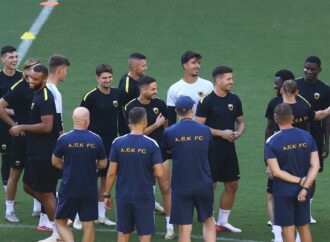 Ο Στρακόσια απουσίασε από την τελευταία προπόνηση της ΑΕΚ (pics)