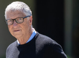 Ο Bill Gates προειδοποιεί για μαζικούς κινδύνους από την ανεξέλεγκτη τεχνητή νοημοσύνη