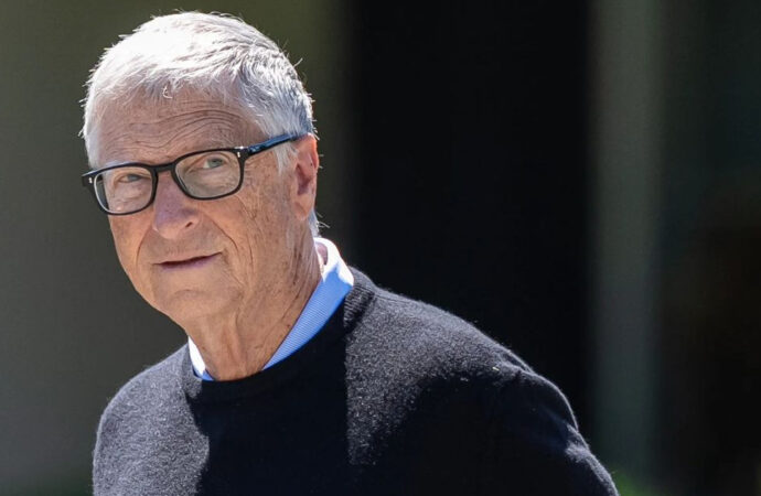 Ο Bill Gates προειδοποιεί για μαζικούς κινδύνους από την ανεξέλεγκτη τεχνητή νοημοσύνη