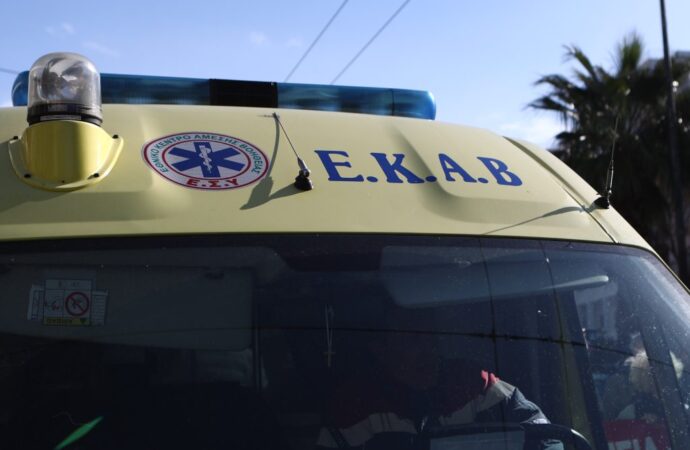 Λαμία: Αυτοκίνητο έπεσε σε γκρεμό – Ένας νεκρός και δύο τραυματίες