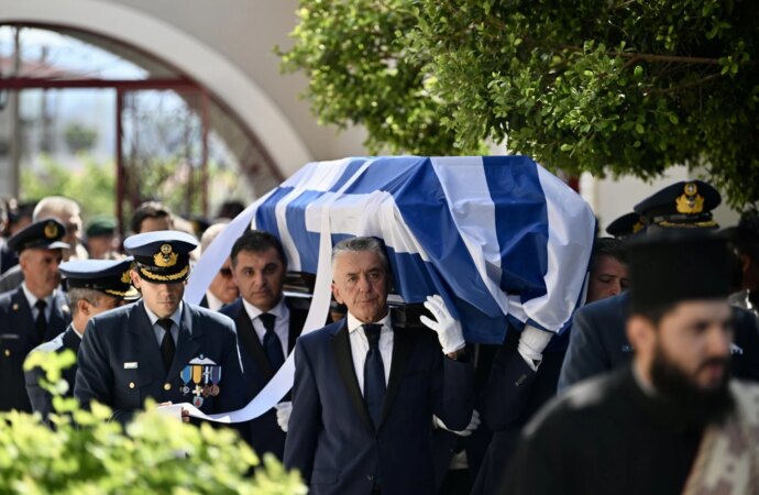 Πύργος: Σε κλίμα ανείπωτης θλίψης το τελευταίο αντίο στον επισμηναγό Ιωάννη Μπλέσια