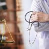 Οι γιατροί προσφεύγουν στη Δικαιοσύνη για τη διορισμένη διοίκηση στον ΠΙΣ