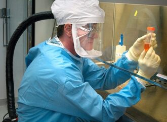 Τι είναι τα mRNA φάρμακα πέρα από τα εμβόλια