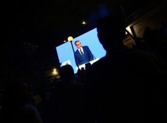 ΔΕΘ 2026: Τα ψιλά γράμματα στις εξαγγελίες Μητσοτάκη, τα ανεπαρκή μέτρα και ο κουμπαράς με ρίσκο απόδοσης
