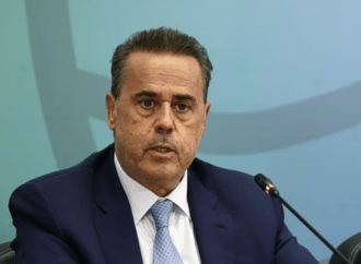 Έξι άξονες για μείωση 30% στις τιμές του ρεύματος