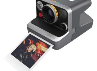 Polaroid Mod: Η αναλογική κάμερα που αντιστέκεται στην κυριαρχία της τεχνητής νοημοσύνης