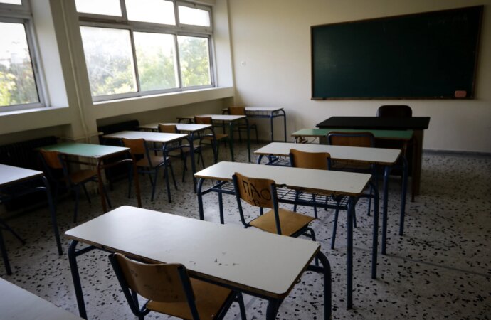 Πυργί Χίου: Κατάληψη σε δημοτικό και νηπιαγωγείο για τη μεταφορά μαθητών