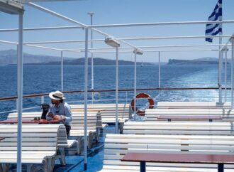 Τουρισμός: Ενδείξεις κάμψης στην τουριστική κίνηση τον Ιούλιο
