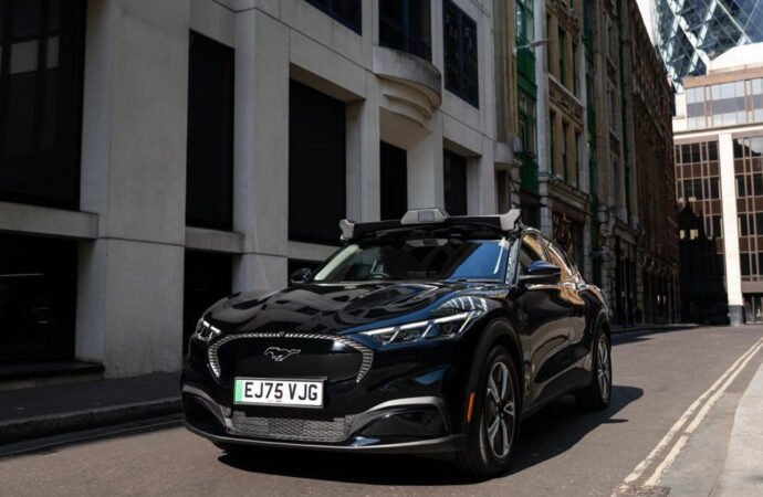 Η Uber ξεκινά στο Λονδίνο τις πρώτες αυτόνομες διαδρομές robotaxi με τεχνολογία Wayve