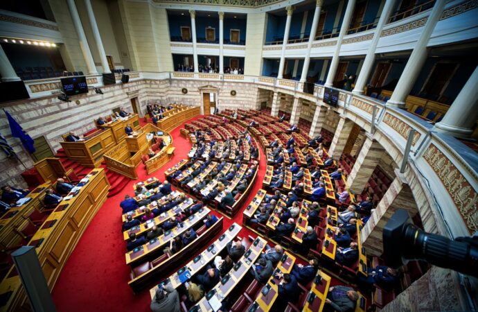 Κεραμέως: Λήξαν το θέμα του κατώτατου μισθού – Χρηστίδης: Εσωκομματικό ξεκαθάρισμα λογαριασμών