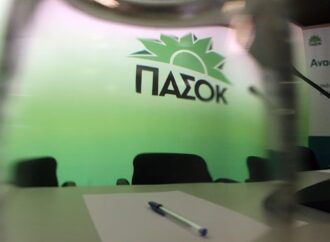 Ο Τσουκαλάς κατηγορεί τον Μητσοτάκη ότι δεν θέλει ούτε μπορεί να προστατεύσει την κοινωνία και ενδιαφέρεται μόνο για ψηφοθηρία