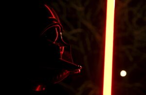 Star Wars: Σε δημοπρασία το φωτόσπαθο του Νταρθ Βέιντερ από την εμβληματική σκηνή με τον Λουκ Σκαϊγουόκερ