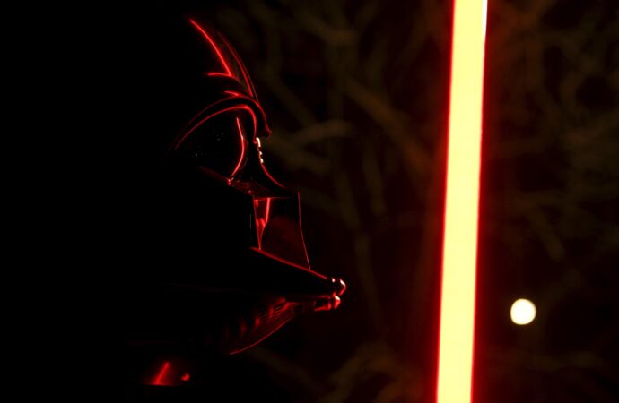 Star Wars: Σε δημοπρασία το φωτόσπαθο του Νταρθ Βέιντερ από την εμβληματική σκηνή με τον Λουκ Σκαϊγουόκερ
