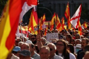 Τάνια Γκονχράιπ για πόλεμο, ακρίβεια και διχασμένες κοινωνίες