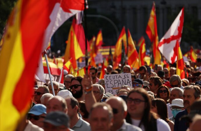 Τάνια Γκονχράιπ για πόλεμο, ακρίβεια και διχασμένες κοινωνίες