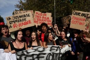 Γαλλία: Κλειστά τη Δευτέρα τουλάχιστον 400 σχολεία – Δικαστές καταγγέλλουν ακραία αστυνομική βία