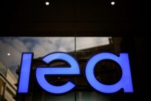 Η συνολική αποδέσμευση στρατηγικών αποθεμάτων πετρελαίου θα ξεπεράσει τα 400 εκατ. βαρέλια