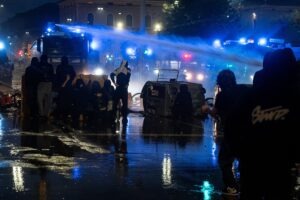 Μελόνι προς Ιταλούς: Δικαίωμα η διαδήλωση, όχι οι καταστροφές στις πόλεις