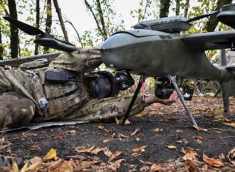 Πολύνεκρες επιθέσεις με drones σε Ουκρανία και Αγία Πετρούπολη προκάλεσαν σοβαρές ζημιές σε υποδομές και κατοικίες