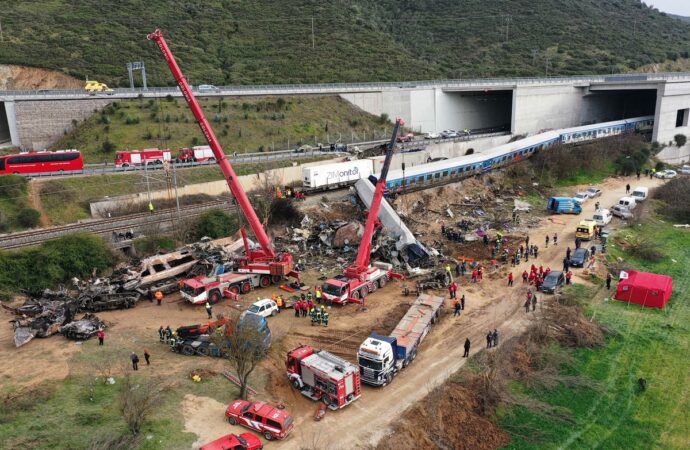Φλωρίδης: Μιλά για συνωμοσίες πίσω από τα Τέμπη, επιμένει στα «μπάζα» και δηλώνει «δεν παραιτούμαι»