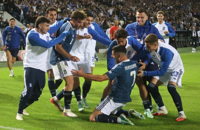 Η Εθνική κρατά την κορυφή: 2-2 με την Ολλανδία, αλλά χαμένη ευκαιρία