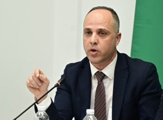 Κεσσές κατά Φλωρίδη: Απαντήσεις για τις υποκλοπές – «Φλέβα διαφθοράς» στην καρδιά του Κράτους Δικαίου