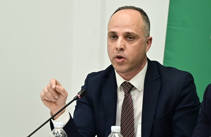Κεσσές κατά Φλωρίδη: Απαντήσεις για τις υποκλοπές – «Φλέβα διαφθοράς» στην καρδιά του Κράτους Δικαίου