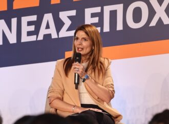 Παπαδοπούλου: Ο φασισμός ξαναβγάζει μαχαίρια, η Δημοκρατία δεν θα σιωπήσει