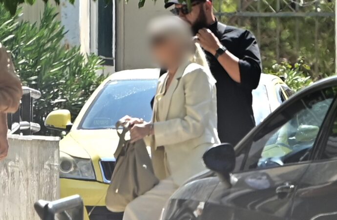 Υπόθεση Μαζωνάκη: Ο συνήγορος της προφυλακισμένης γιατρού διαβεβαιώνει ότι έχει πιστοποίηση για όσα κάνει