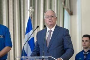 Βλάβη στο κυβερνητικό αεροσκάφος που θα μετέφερε τον Κώστα Τασούλα στη Λιουμπλιάνα