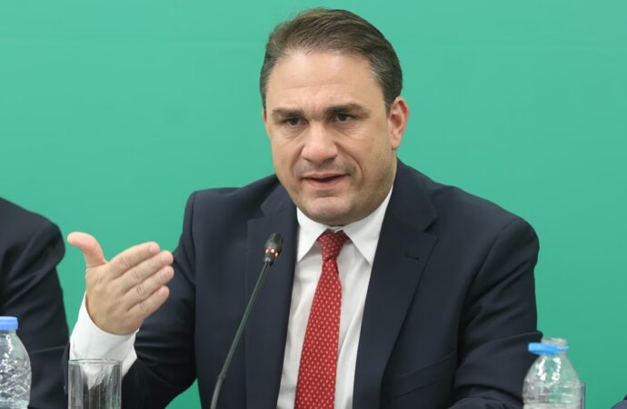 Ο Τσουκαλάς καταγγέλλει ανεξήγητη την εμμονή της κυβέρνησης στην υπεράσπιση του νόμου Κατρούγκαλου