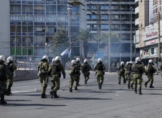 Η ΕΛΑΣ καταγγέλλει ότι η ΝΔ επιδίωξε επεισόδια στο πανεκπαιδευτικό συλλαλητήριο