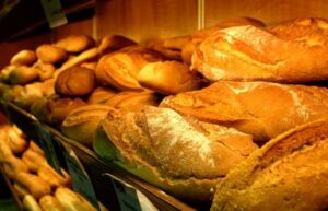1.500 φούρνοι έκλεισαν σε τρία χρόνια – πιέσεις για αυξήσεις στο ψωμί