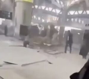 Απειλές για αντίποινα μετά την επίθεση των Χούθι στο αεροδρόμιο του Ριάντ – Ο Τραμπ εξετάζει εμπλοκή των ΗΠΑ