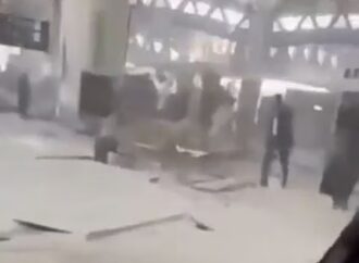 Απειλές για αντίποινα μετά την επίθεση των Χούθι στο αεροδρόμιο του Ριάντ – Ο Τραμπ εξετάζει εμπλοκή των ΗΠΑ